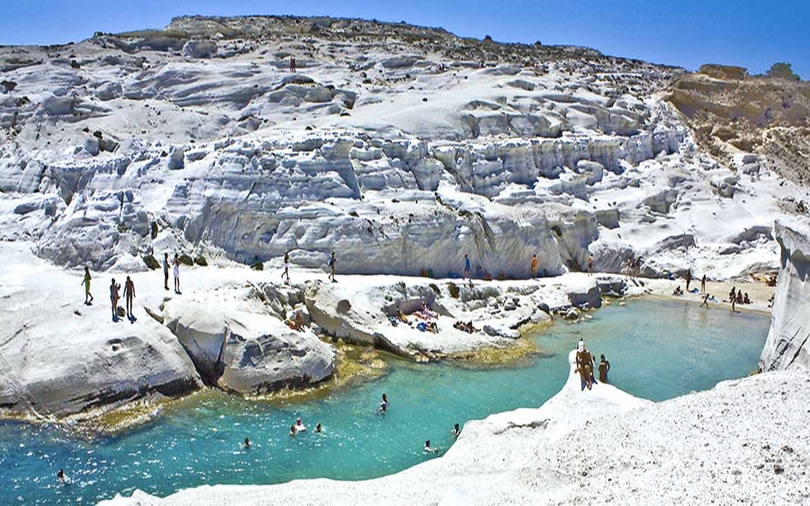 Sarakiniko Beach